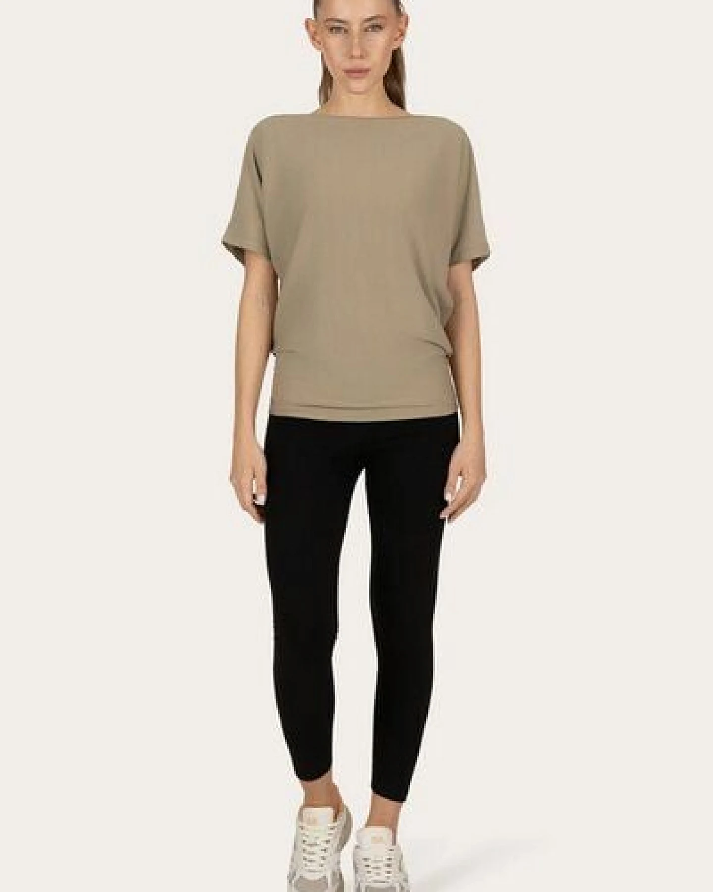 Urban Goddess Budhi Kurzarm Pilates & Yoga Shirt – Ansicht 4