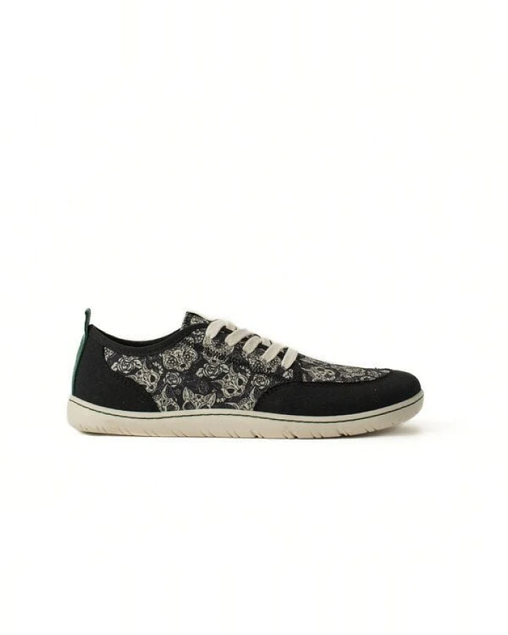Vesica Piscis Footwear Claxton vegan barefoot cats