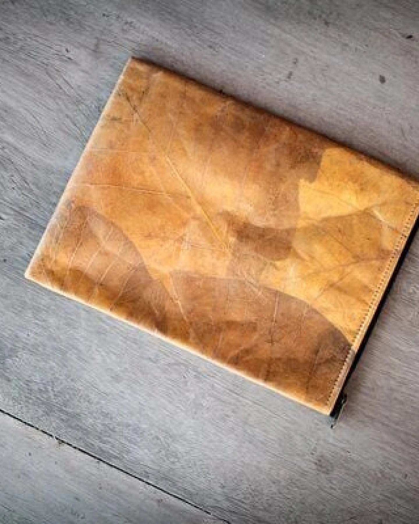 BY COPALA Nachhaltige 15–16 Zoll Laptoptasche aus Teak-Blattleder – Ansicht 3