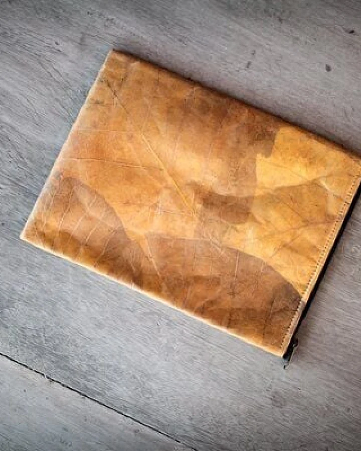 BY COPALA Nachhaltige 15–16 Zoll Laptoptasche aus Teak-Blattleder