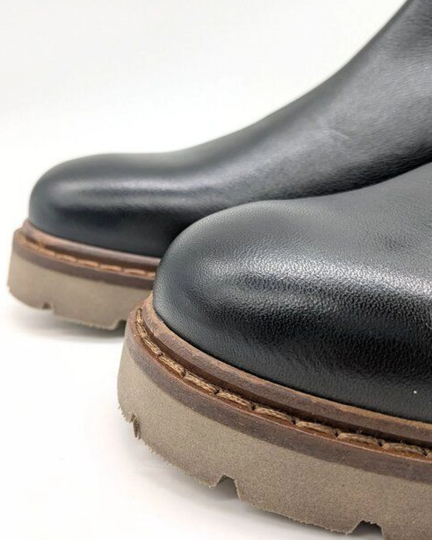 Werner Schuhe Schwarzer Chelsea Boot Tüpfelhyäne – Ansicht 2