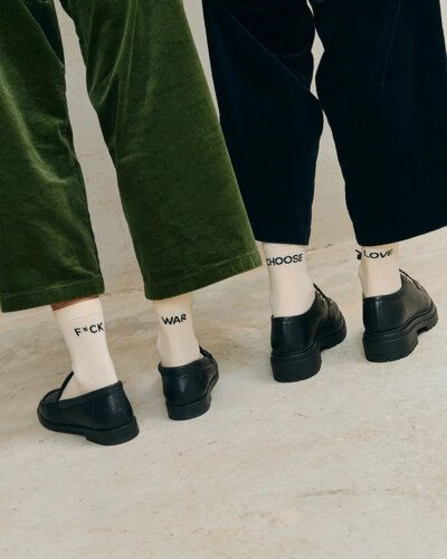 Jutelaune F*ck War Socks - GRS und OEKO-TEX Zertifizierungen – Ansicht 2