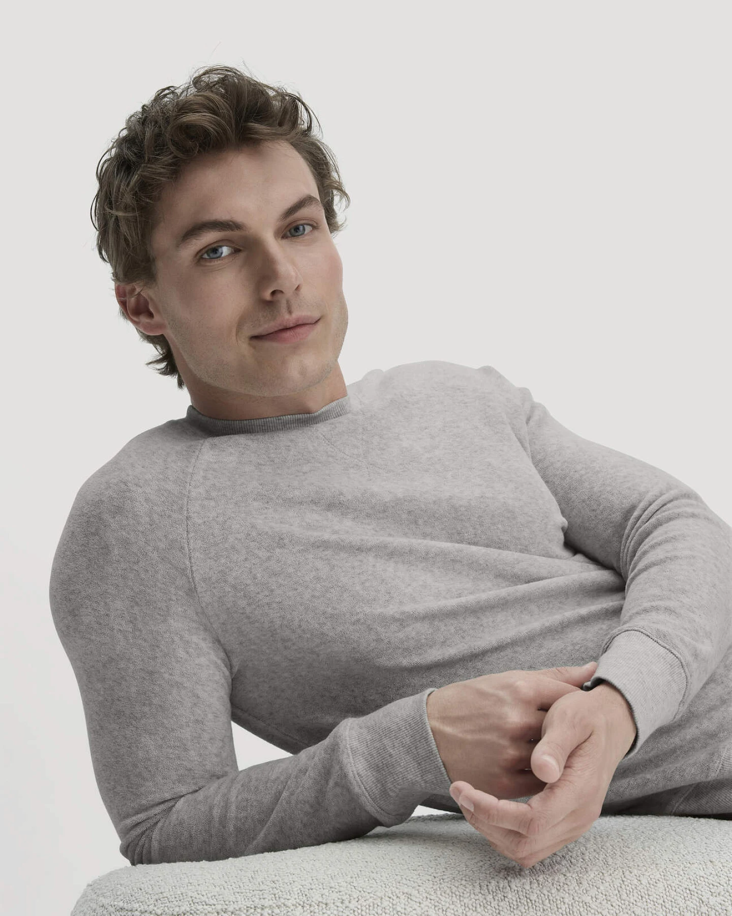 hessnatur Herren Frottee Schlafshirt PURE COTTON aus Bio-Baumwolle - grau - Größe 48 – Ansicht 2