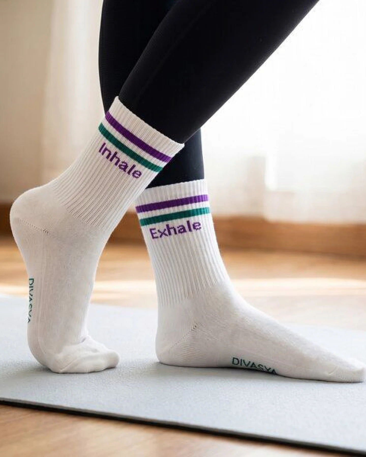 Divasya Socken mit Yoga Motiv – Ansicht 2