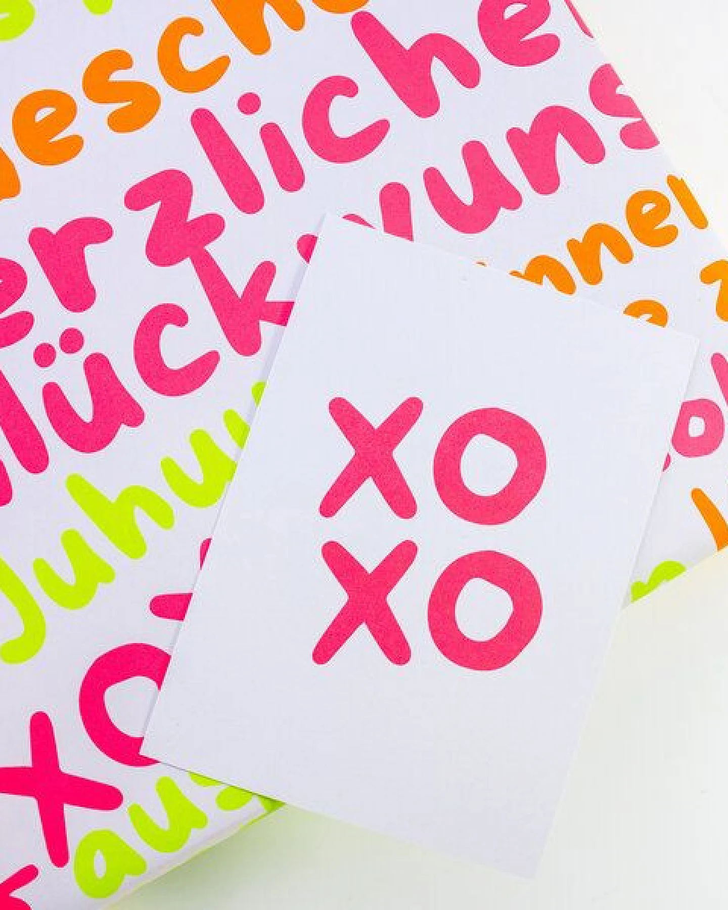 Bow & Hummingbird Postkarte "XOXO" aus Recyclingpapier – Ansicht 2