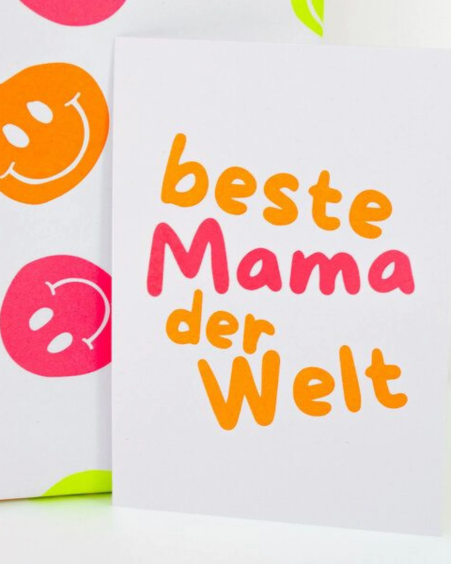 Bow & Hummingbird Postkarte "beste Mama der Welt" aus Recyclingpapier – Ansicht 2