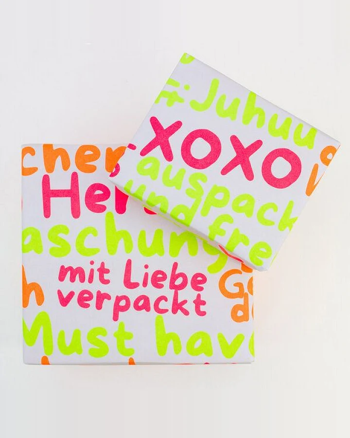 Bow & Hummingbird Geschenkpapier "Mit Liebe verpackt" aus Recyclingpapier