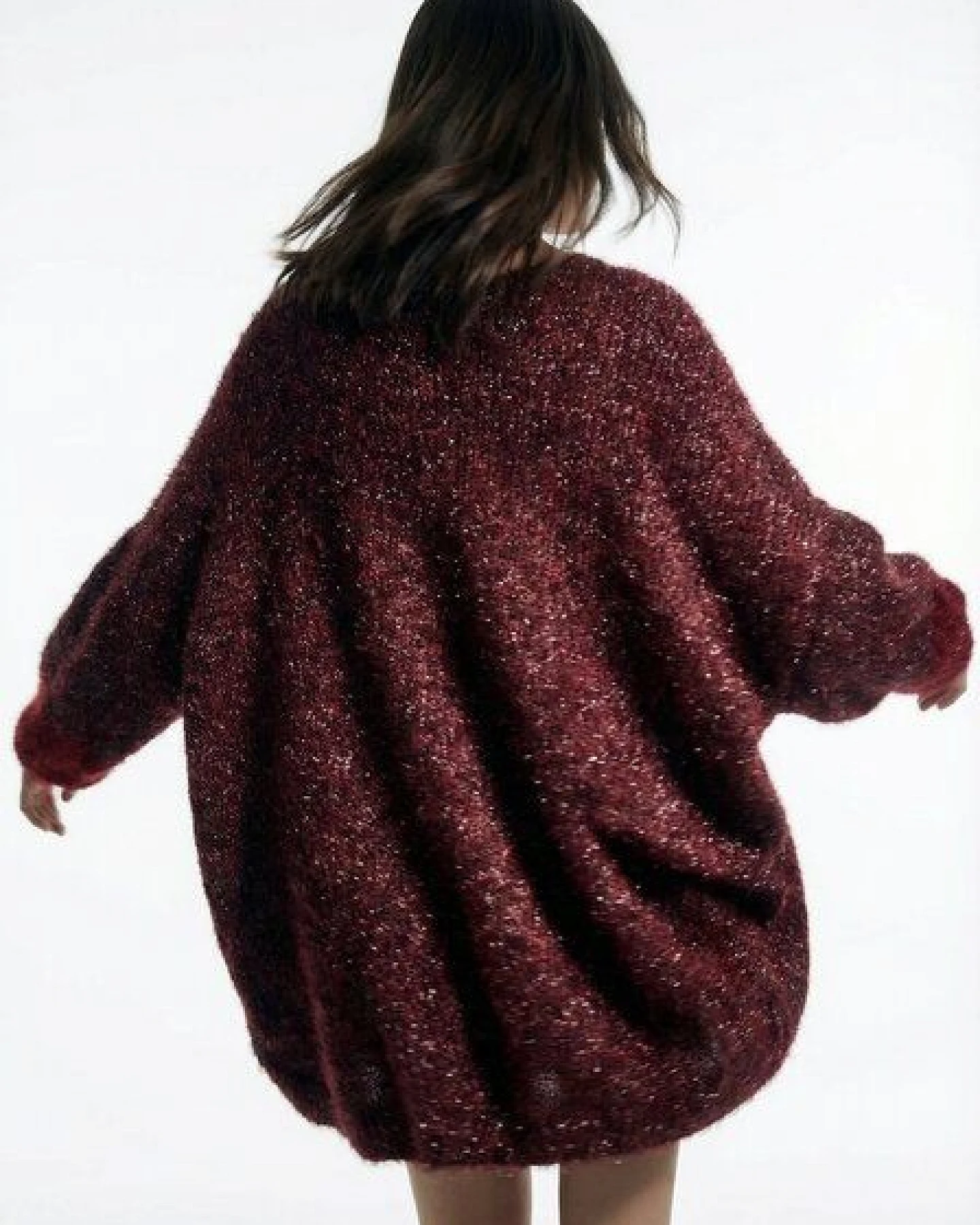KnitToChange Oversize-Pullover aus weichem Effektgarn in Burgund- und Rottönen – Ansicht 3