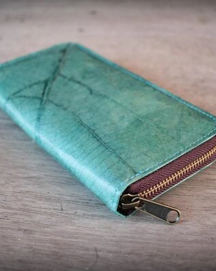 BY COPALA Portemonnaie aus recycelten Blättern / Nachhaltige vegane Brieftasche in türkis