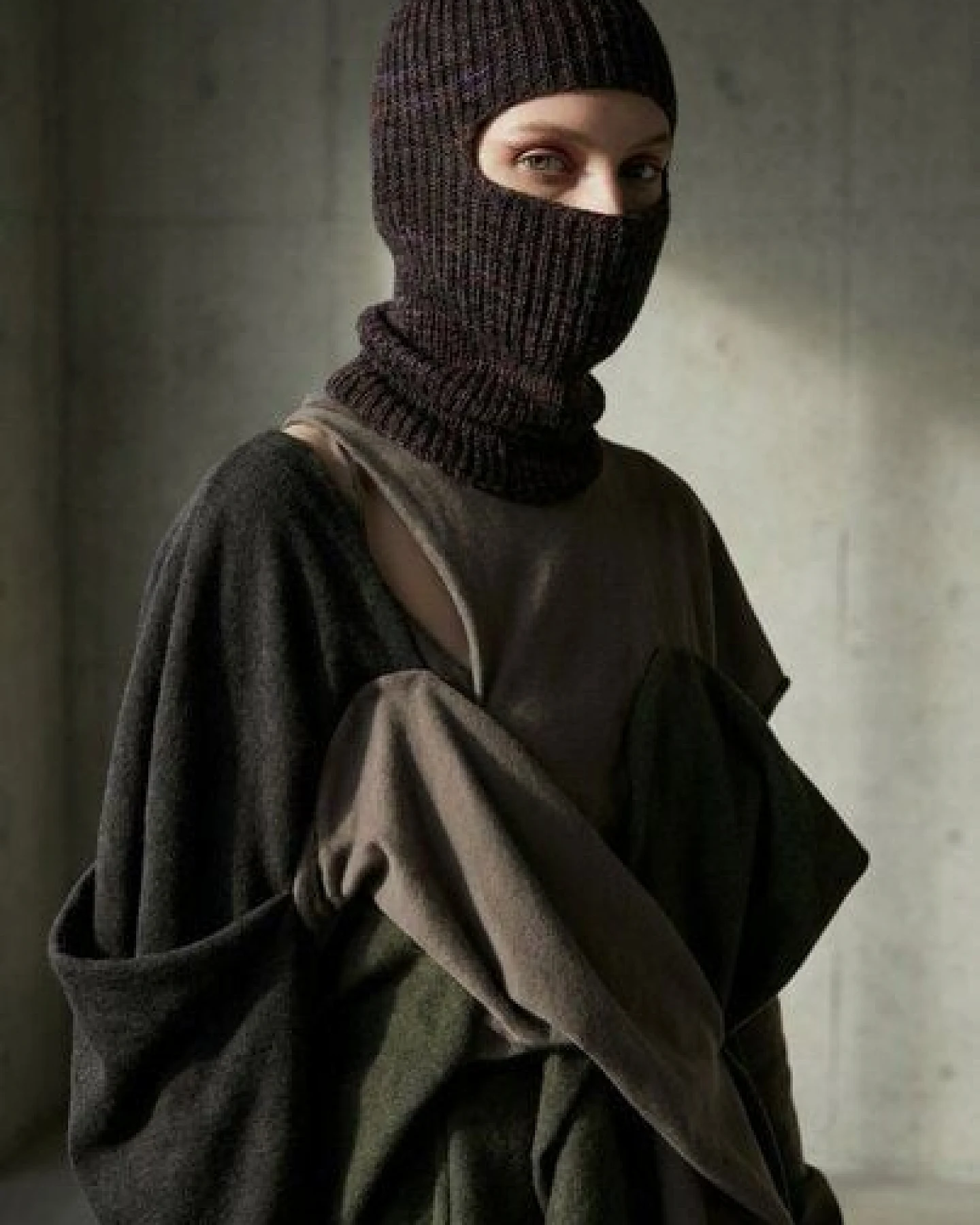 KnitToChange Handgestrickte Balaclava aus weichem Effektgarn – verschiedene Farben – Ansicht 3