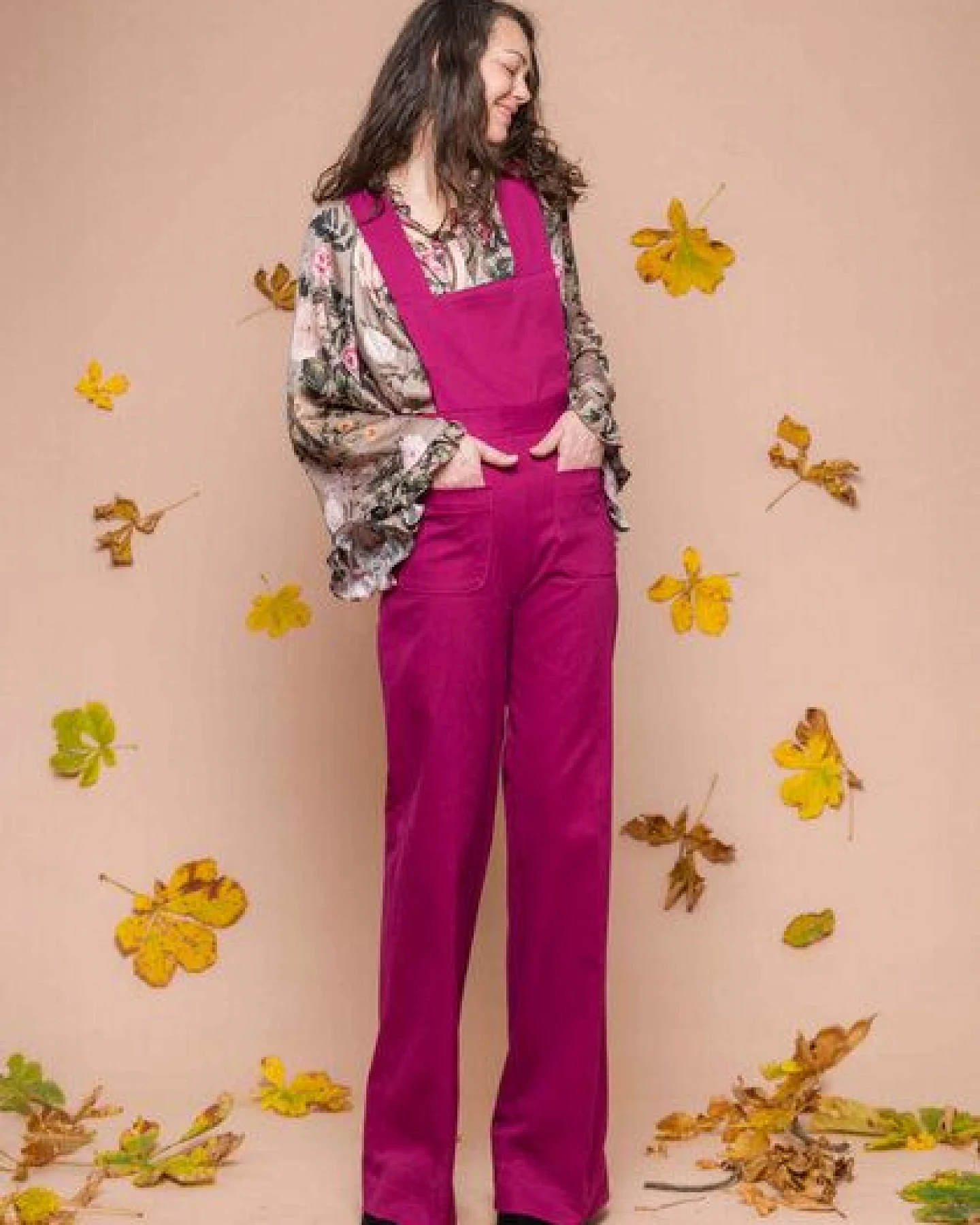 Atelier SNOW Latzhose Fuchsia aus 100% Bio-Baumwolle – Ansicht 2