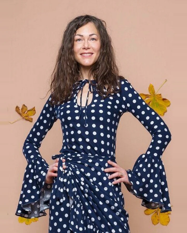 Atelier SNOW Polka-Dot Bluse Zinnia aus 100% Bio-Baumwolljersey