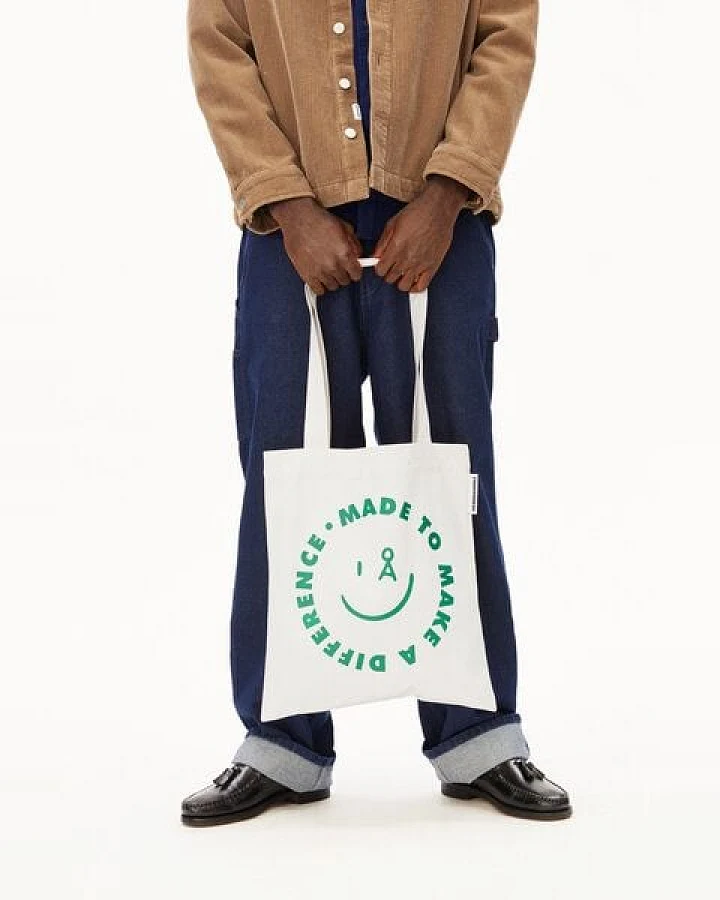 ARMEDANGELS TOTAA SMILEY Unisex Tote Bag aus Bio-Baumwolle