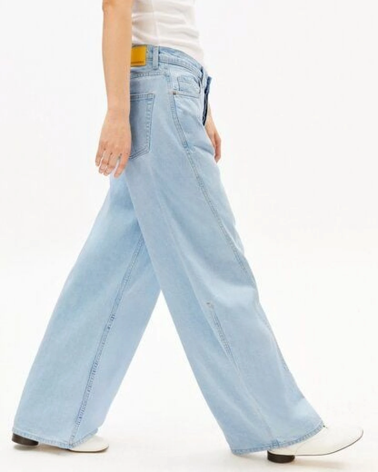 ARMEDANGELS AALTHEA BARREL Damen Barrel Leg Mid Waist aus recycelter Baumwolle – Ansicht 4