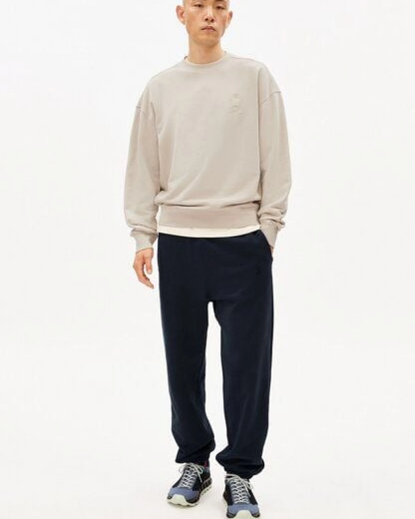 ARMEDANGELS ICONIC Å GMT DYE Herren Pullover aus Bio-Baumwolle – Ansicht 4