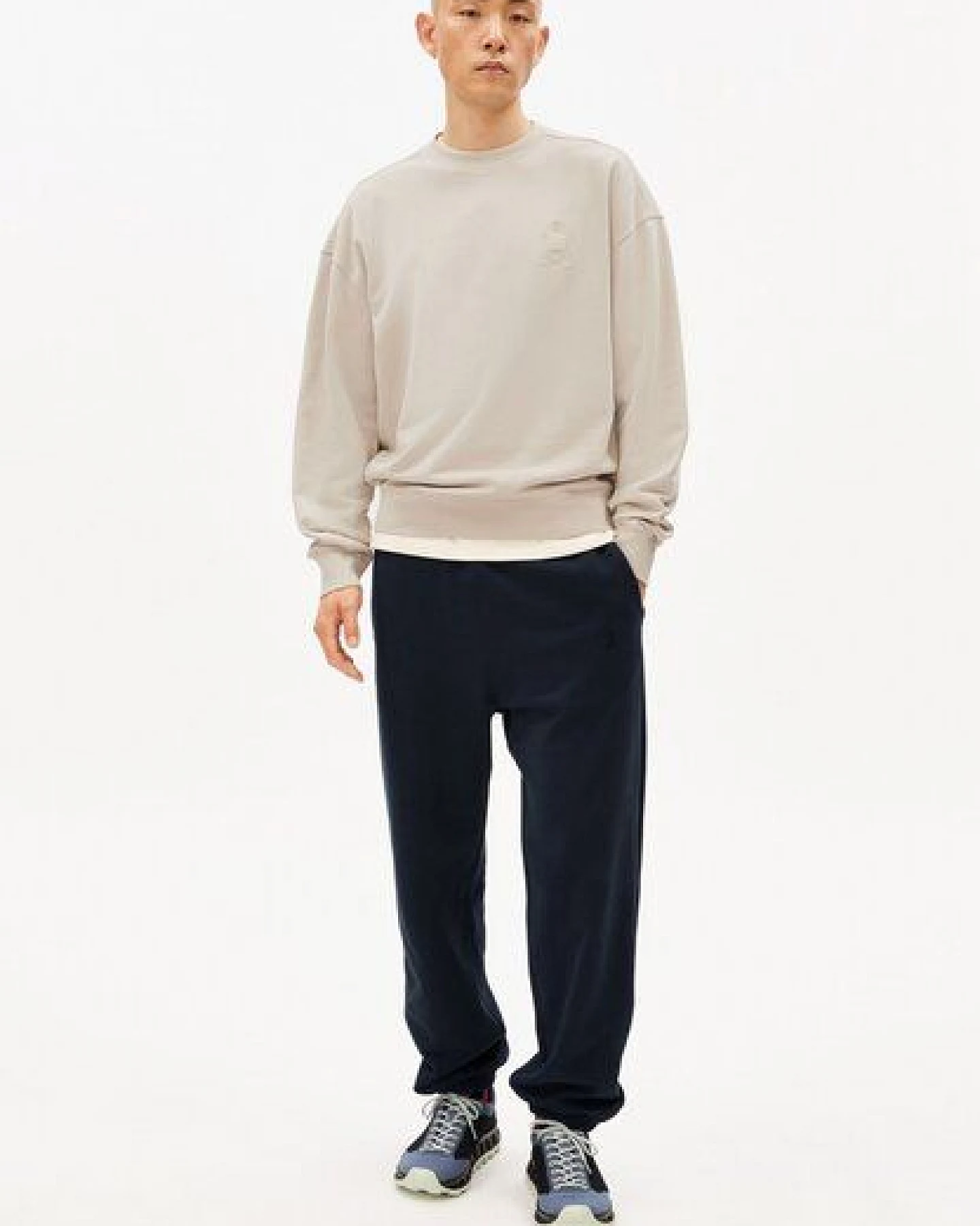 ARMEDANGELS ICONIC Å GMT DYE Herren Pullover aus Bio-Baumwolle – Ansicht 4