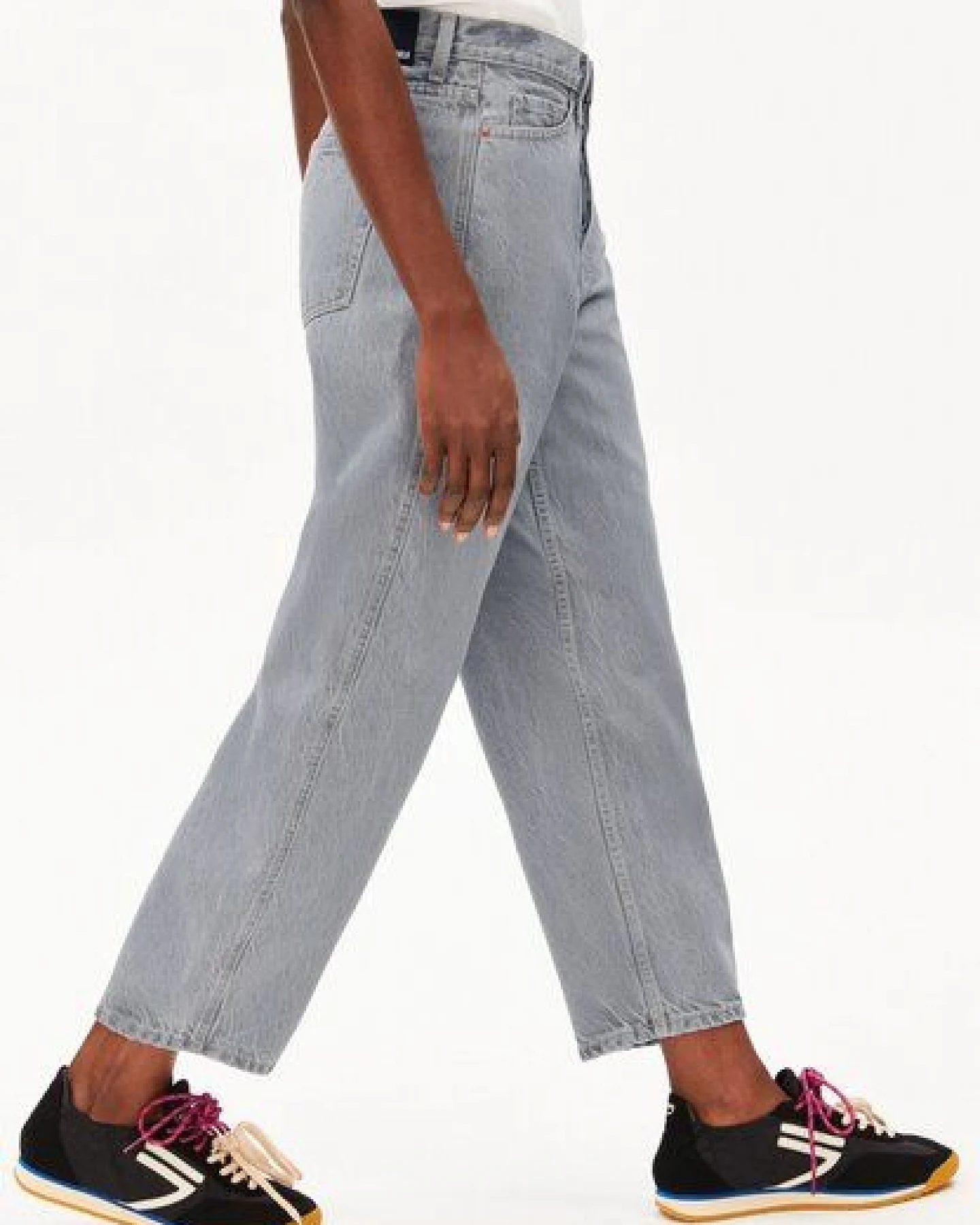 ARMEDANGELS BAARLY BARREL Damen Barrel Leg Jeans – Ansicht 4
