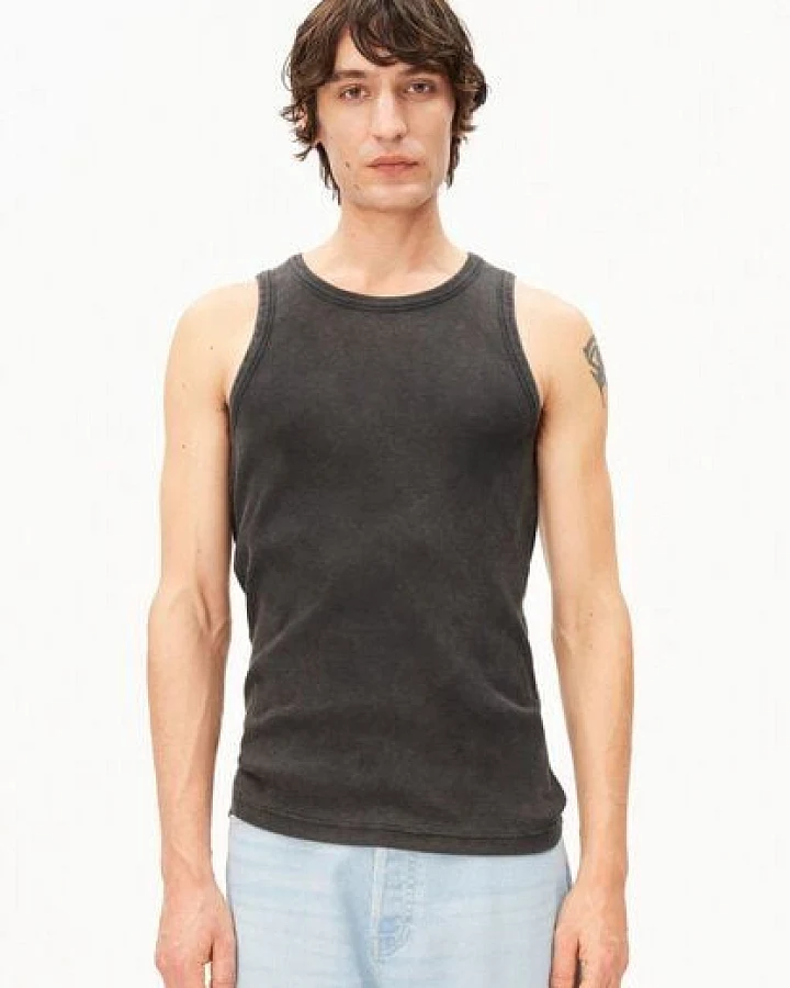 Produktseite: ARMEDANGELS GMT DYE Herren Ripp-Top aus Bio-Baumwoll Mix