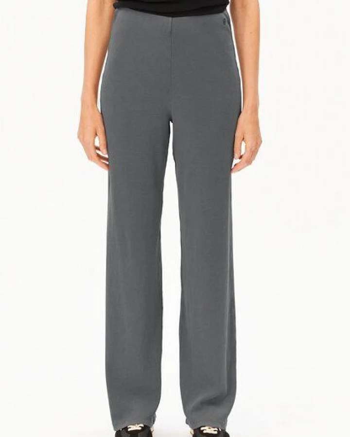Produktseite: ARMEDANGELS GMT DYE RIB Damen Ripp-Jerseyhose aus Bio-Baumwoll Mix