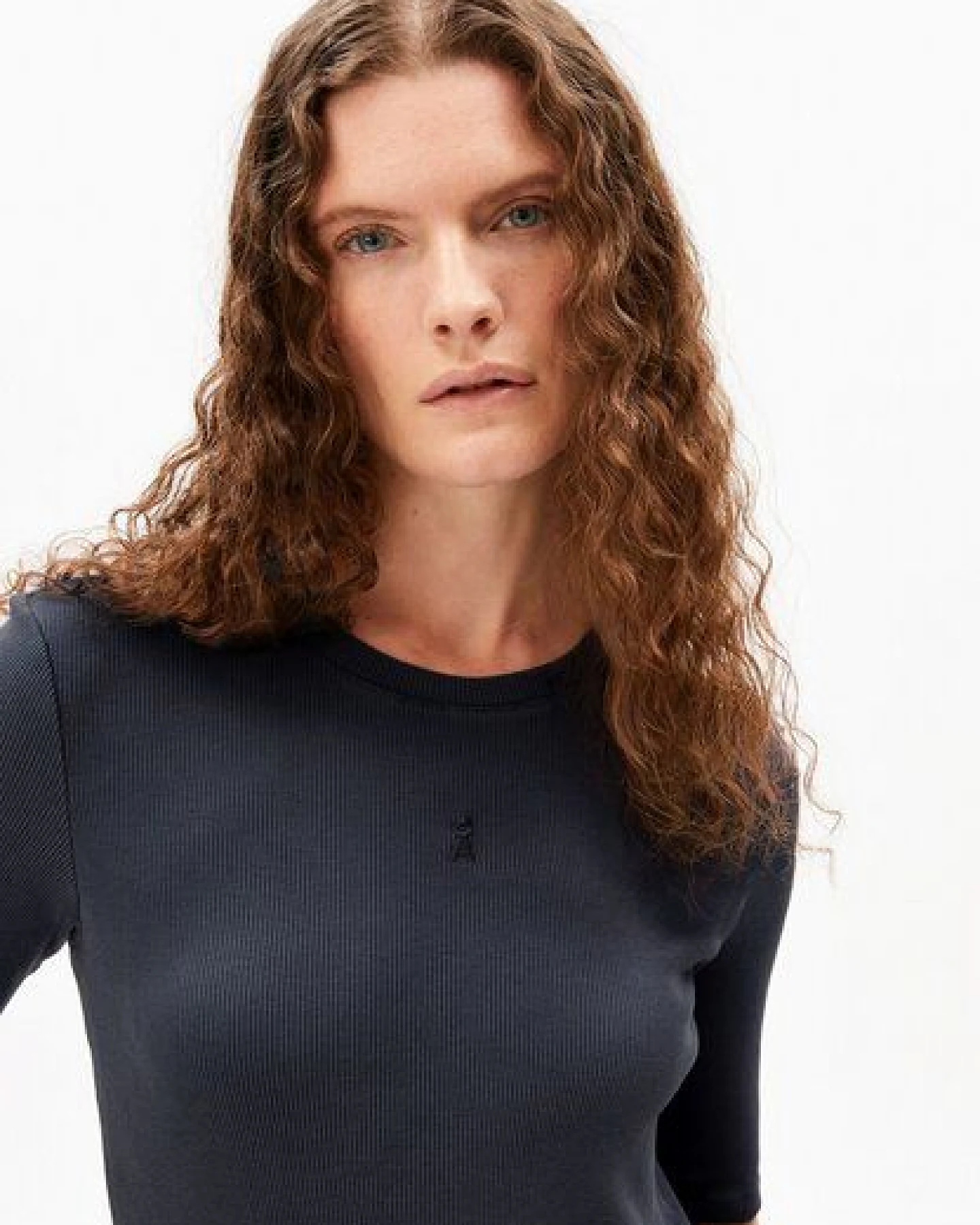 ARMEDANGELS SEHAARAA GMT DYE Damen Ripp-Jerseykleid aus Bio-Baumwoll Mix – Ansicht 3