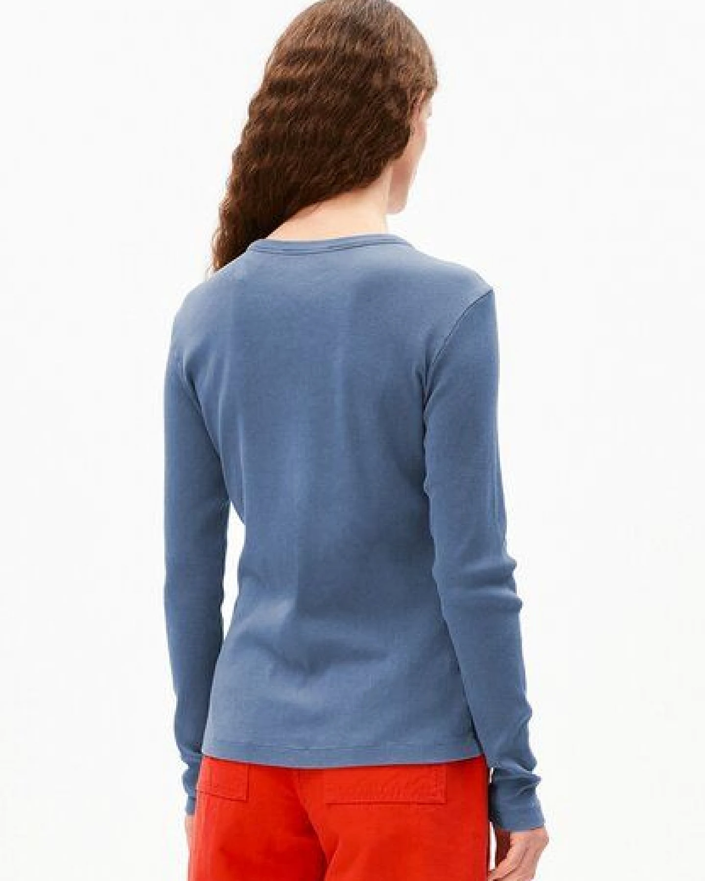 ARMEDANGELS GMT DYE RIB Damen Ripp-Longsleeve aus Bio-Baumwoll Mix – Ansicht 2