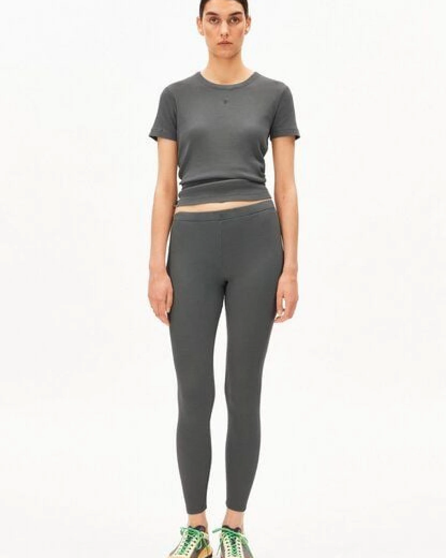 ARMEDANGELS GMT DYE RIB Damen Ripp-Leggings aus Bio-Baumwoll Mix – Ansicht 4