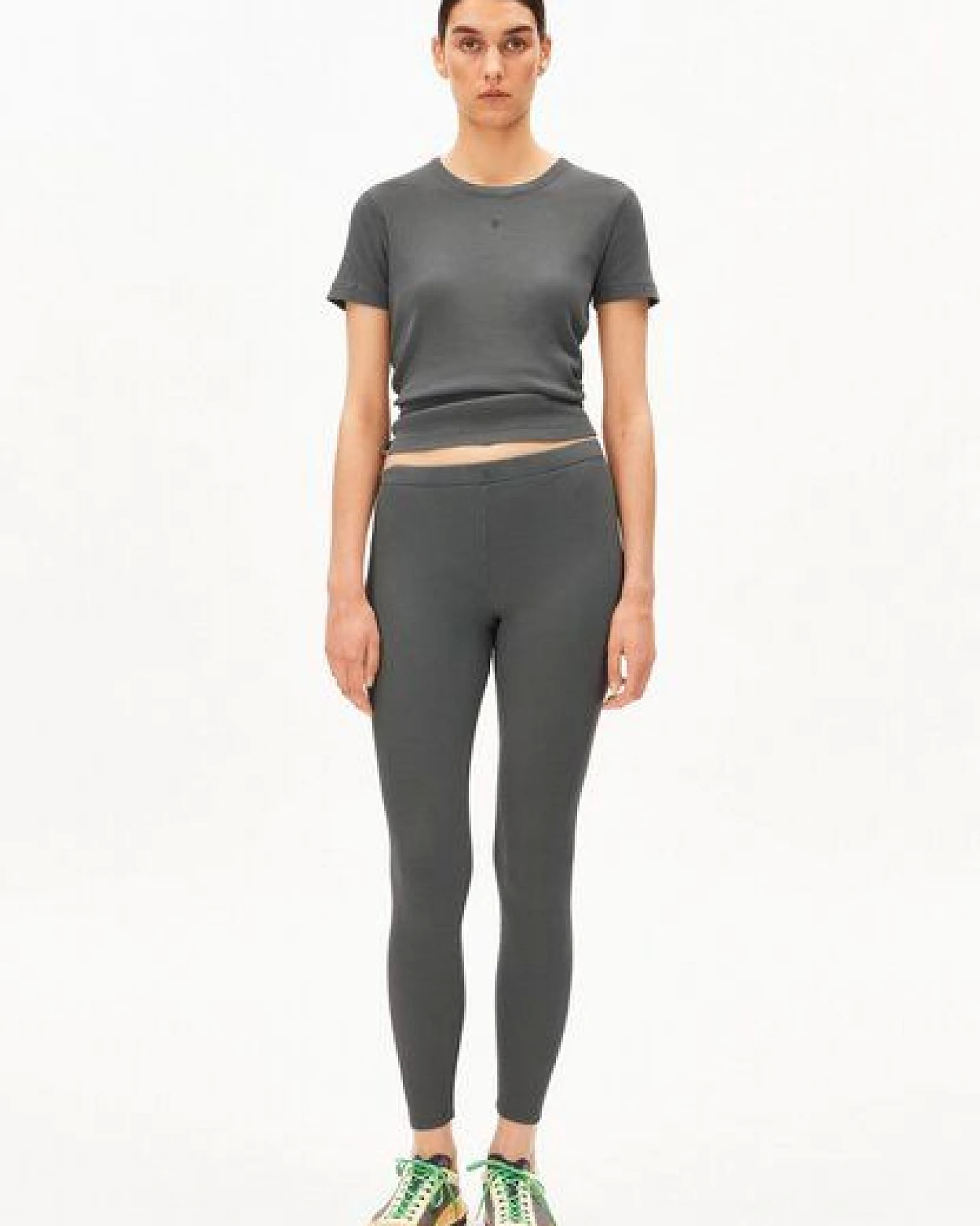ARMEDANGELS GMT DYE RIB Damen Ripp-Leggings aus Bio-Baumwoll Mix – Ansicht 4