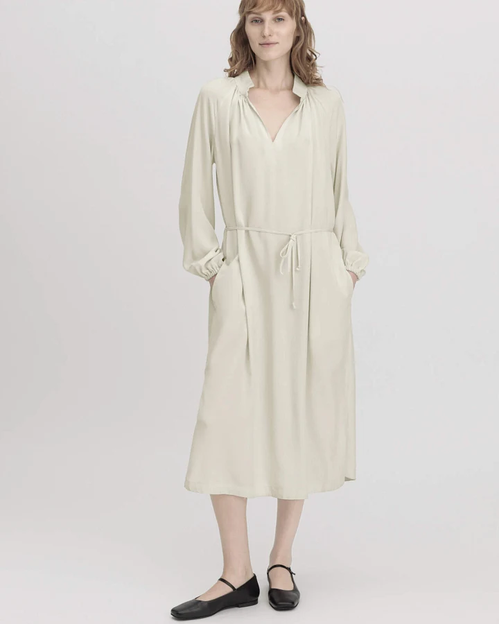 hessnatur Damen Kleid Midi Oversized aus TENCEL™ Lyocell - beige - Größe 34