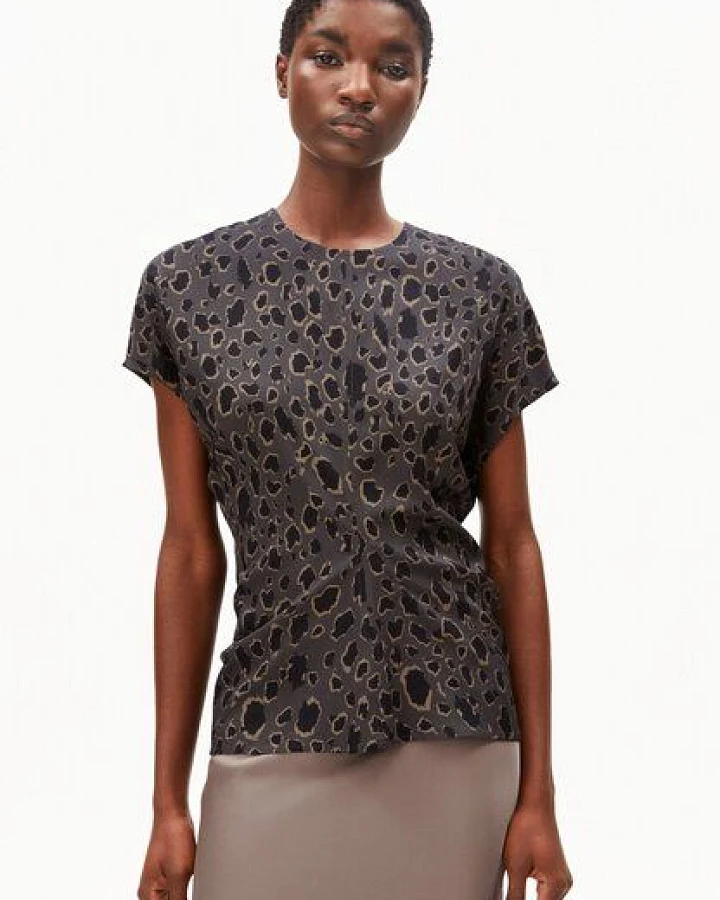 Produktseite: ARMEDANGELS LEO BAT WING Damen Top aus LENZING ECOVERO Viskose Mix