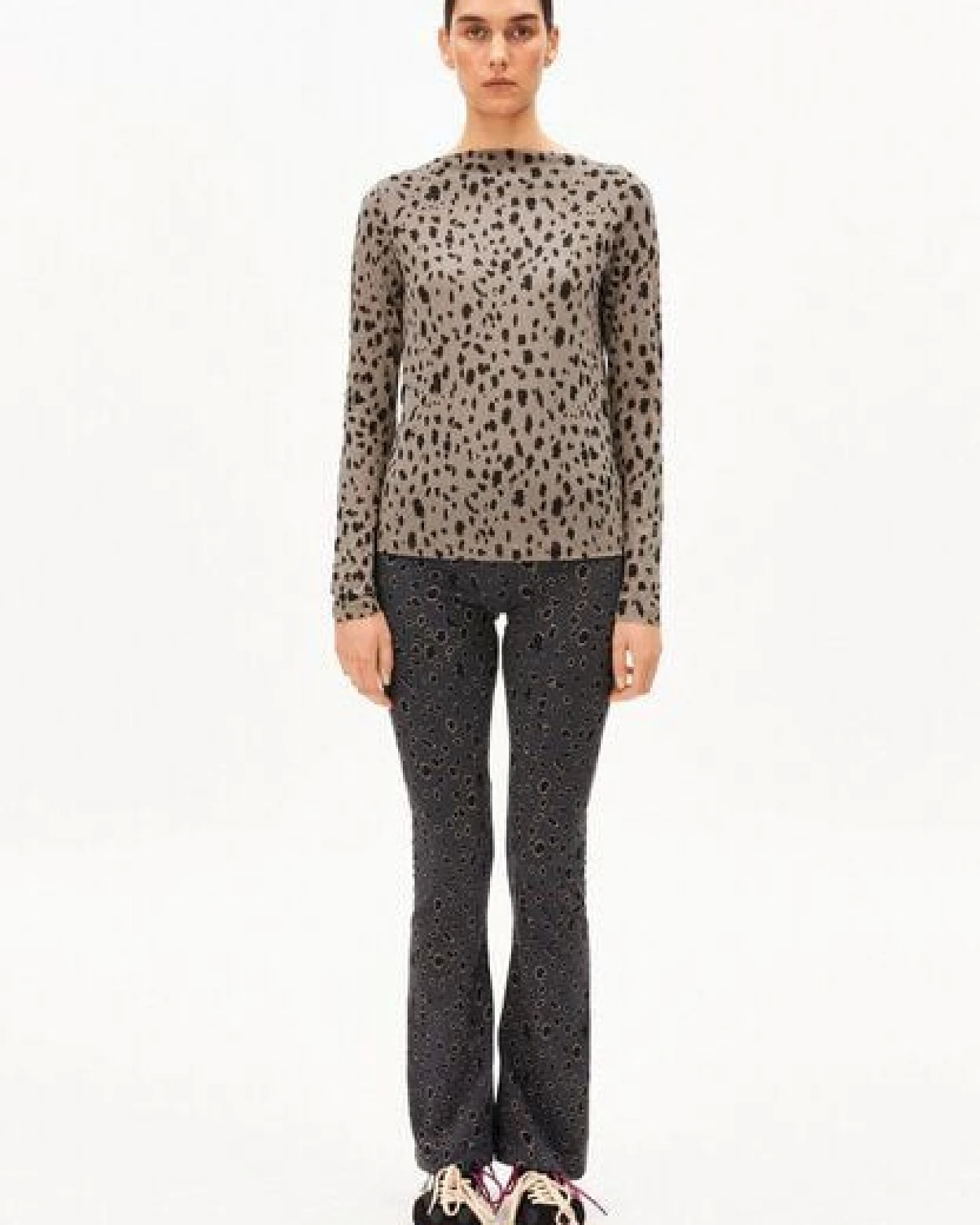 ARMEDANGELS LEO Damen Longsleeve aus Bio-Baumwolle mit Leo-Print – Ansicht 4