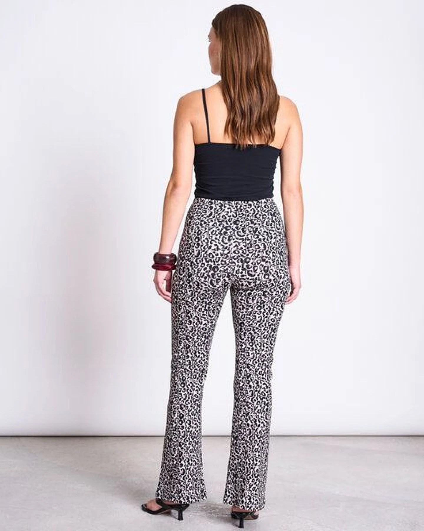 JAN N JUNE Ausgestellte Flared Leggings leo GOTS – Ansicht 2