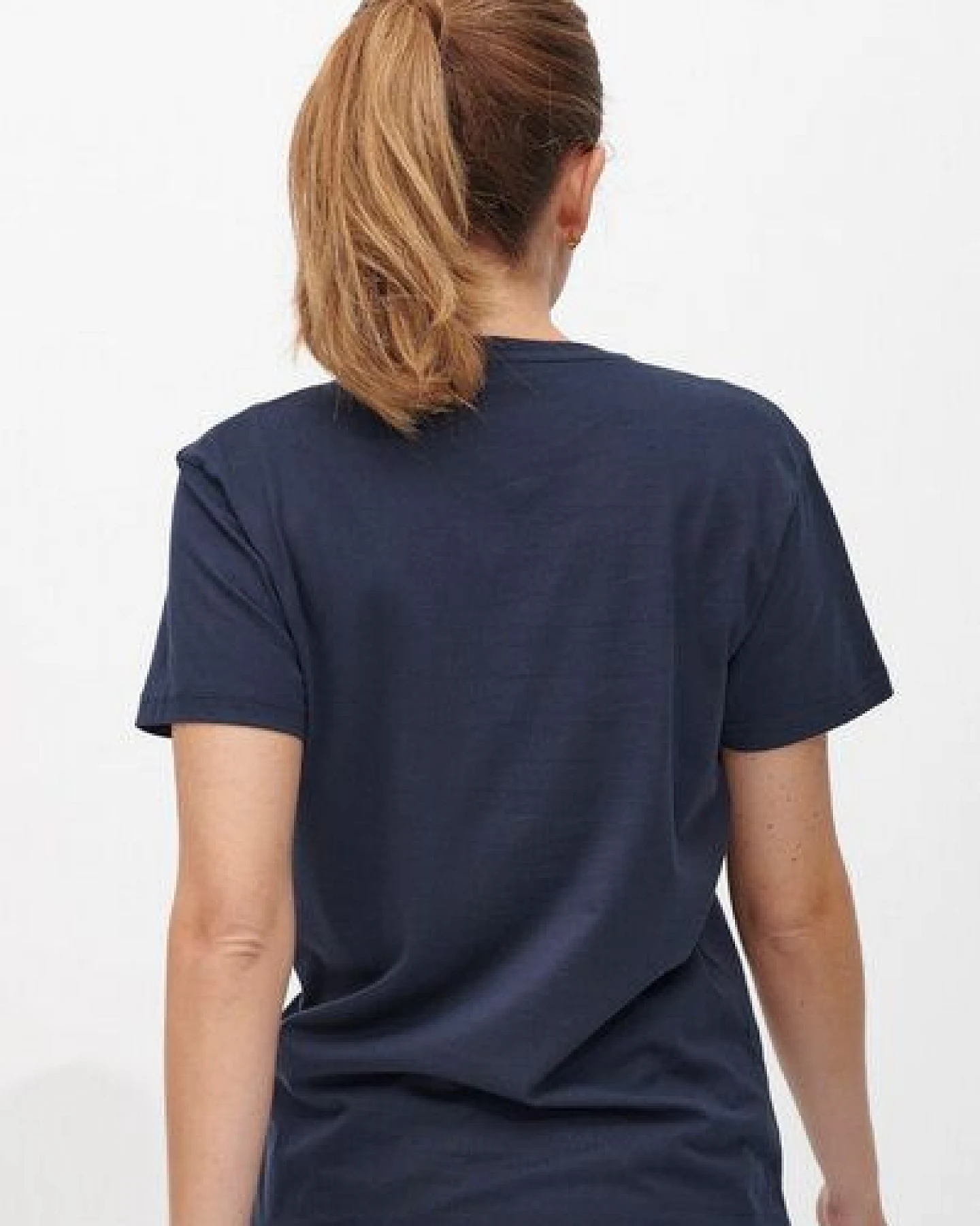 sanvt-store Das Unisex T-Shirt - Dunkelblau – Ansicht 2