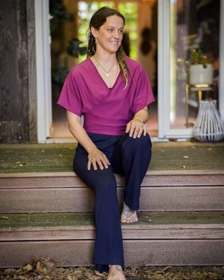 YogiLiebe Wickelshirt „Ananda“ aus Bio-Baumwolle – beidseitig tragbar & nachhaltig gefertigt