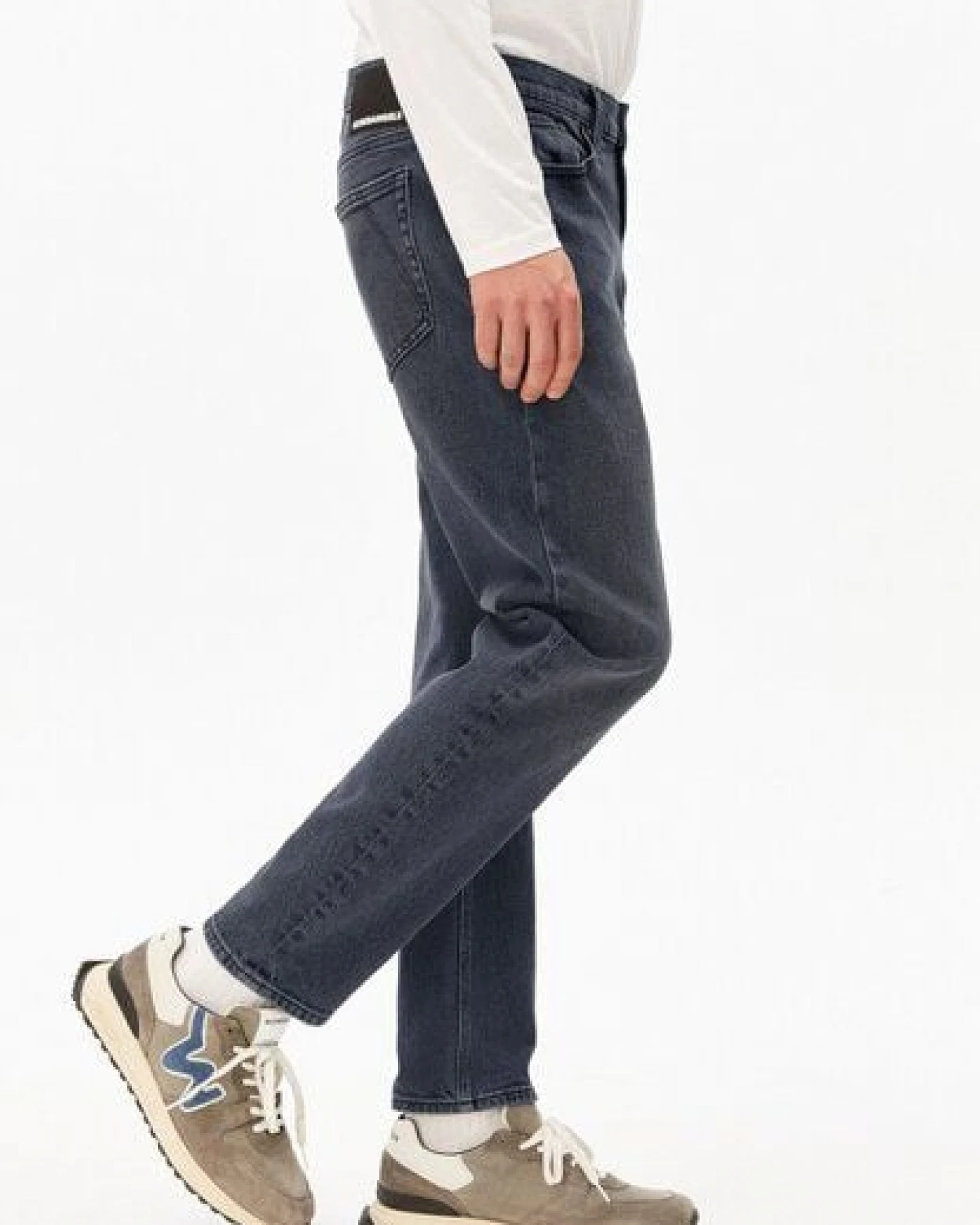 ARMEDANGELS MAAKX RELAXED Herren Jeans aus Bio-Baumwolle – Ansicht 4