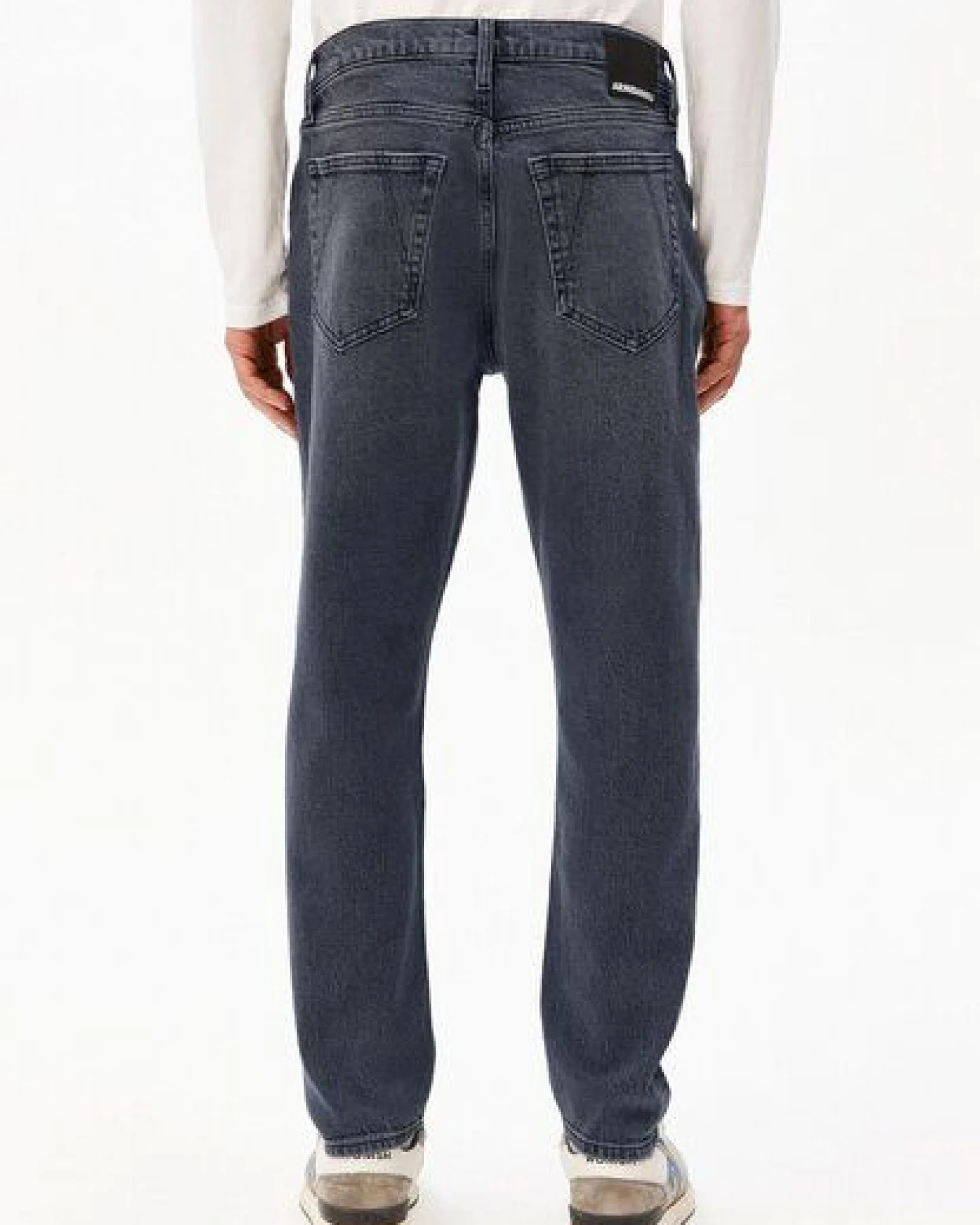 ARMEDANGELS MAAKX RELAXED Herren Jeans aus Bio-Baumwolle – Ansicht 2