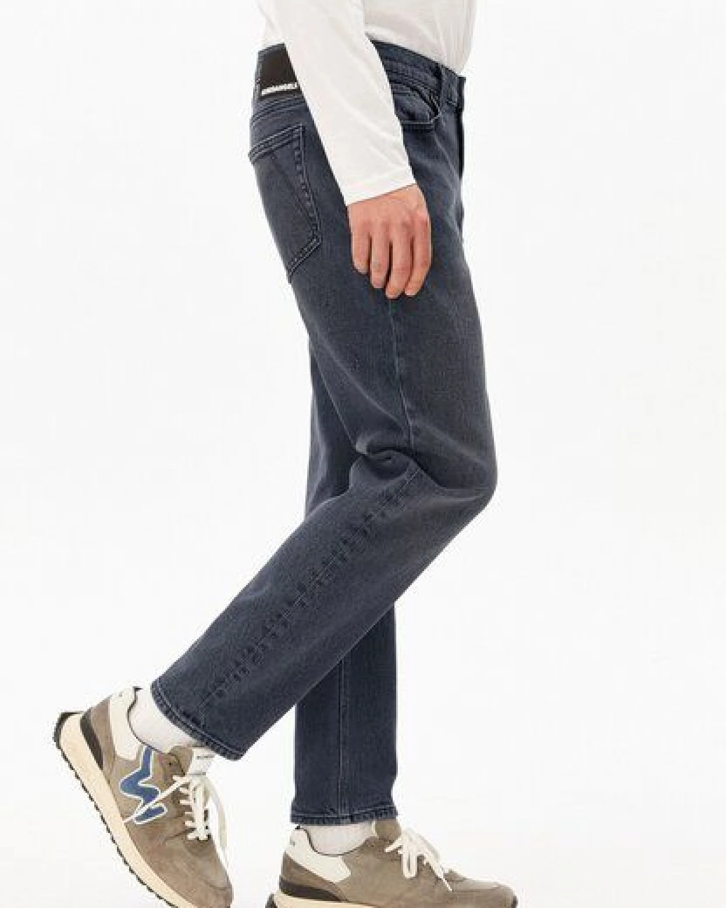 ARMEDANGELS MAAKX RELAXED Herren Jeans aus Bio-Baumwolle – Ansicht 4