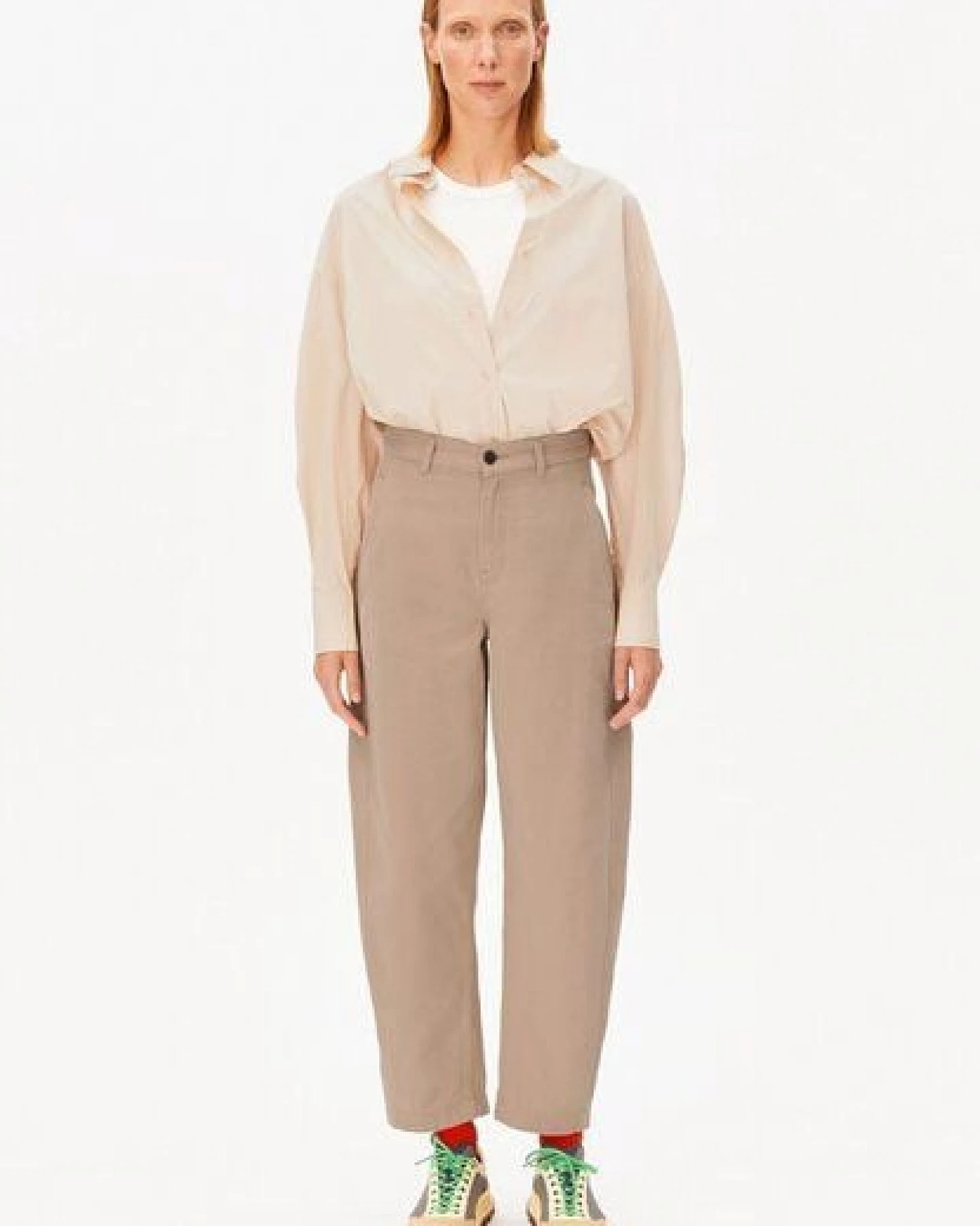 ARMEDANGELS WORKWEAR CANVAS BARREL Damen Stoffhose aus Bio-Baumwolle – Ansicht 4