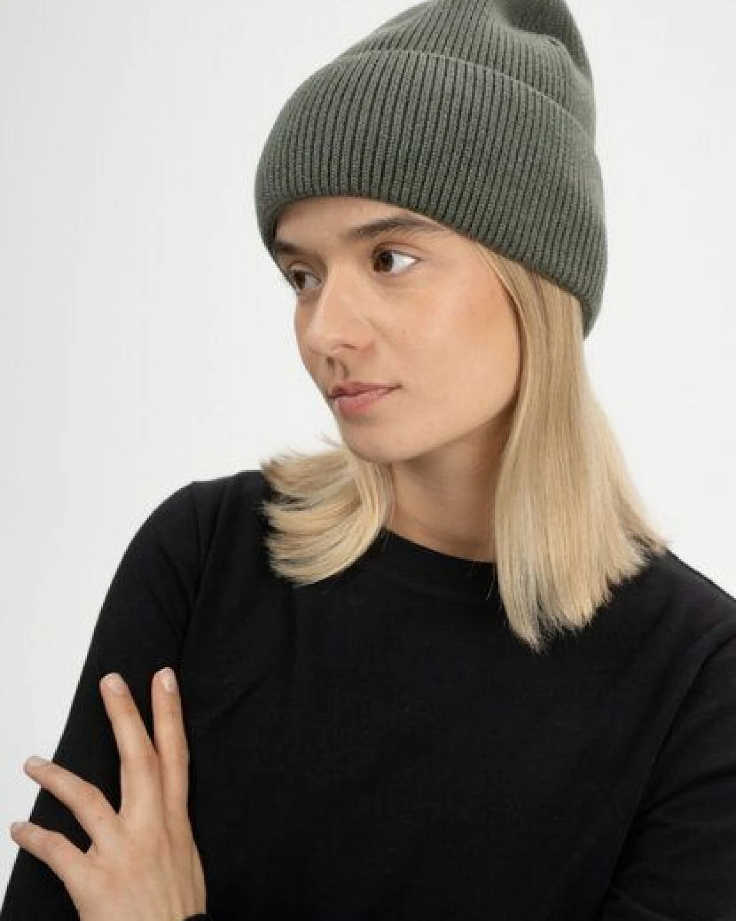 MELA Bundle Strickmütze KALI + Rippstrick Schal NAGNA – Ansicht 4