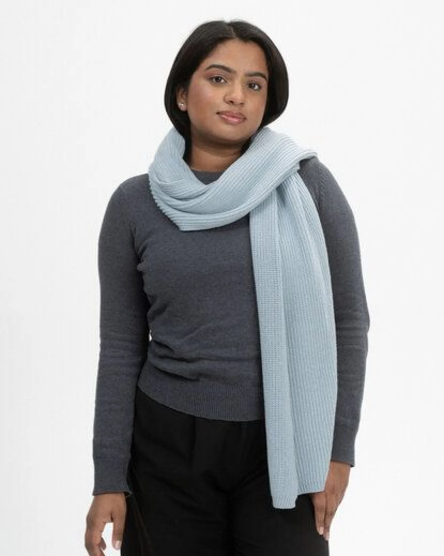MELA Bundle Strickmütze KALI + Rippstrick Schal NAGNA – Ansicht 3