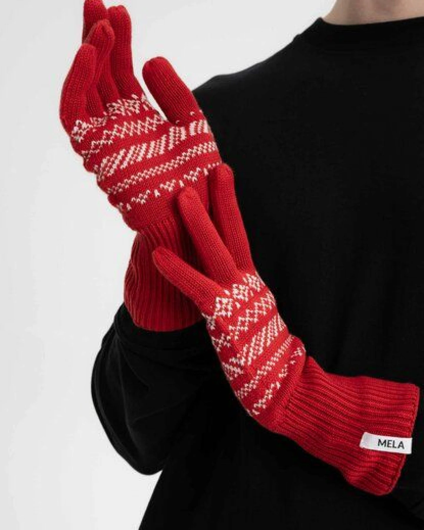 MELA Bundle Feinstrick Mütze kurz LESH + Strick Handschuhe RISHI – Ansicht 2