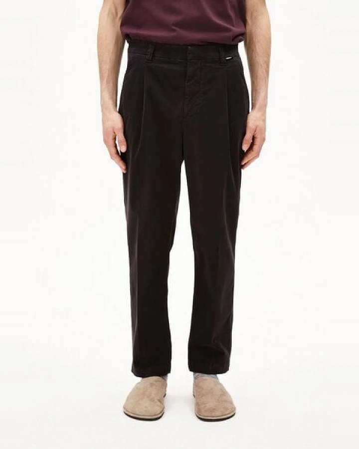 ARMEDANGELS TAAMIR PLEATED Herren Chinohose aus Bio-Baumwolle