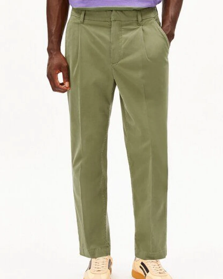 ARMEDANGELS TAAMIR PLEATED Herren Chinohose aus Bio-Baumwolle