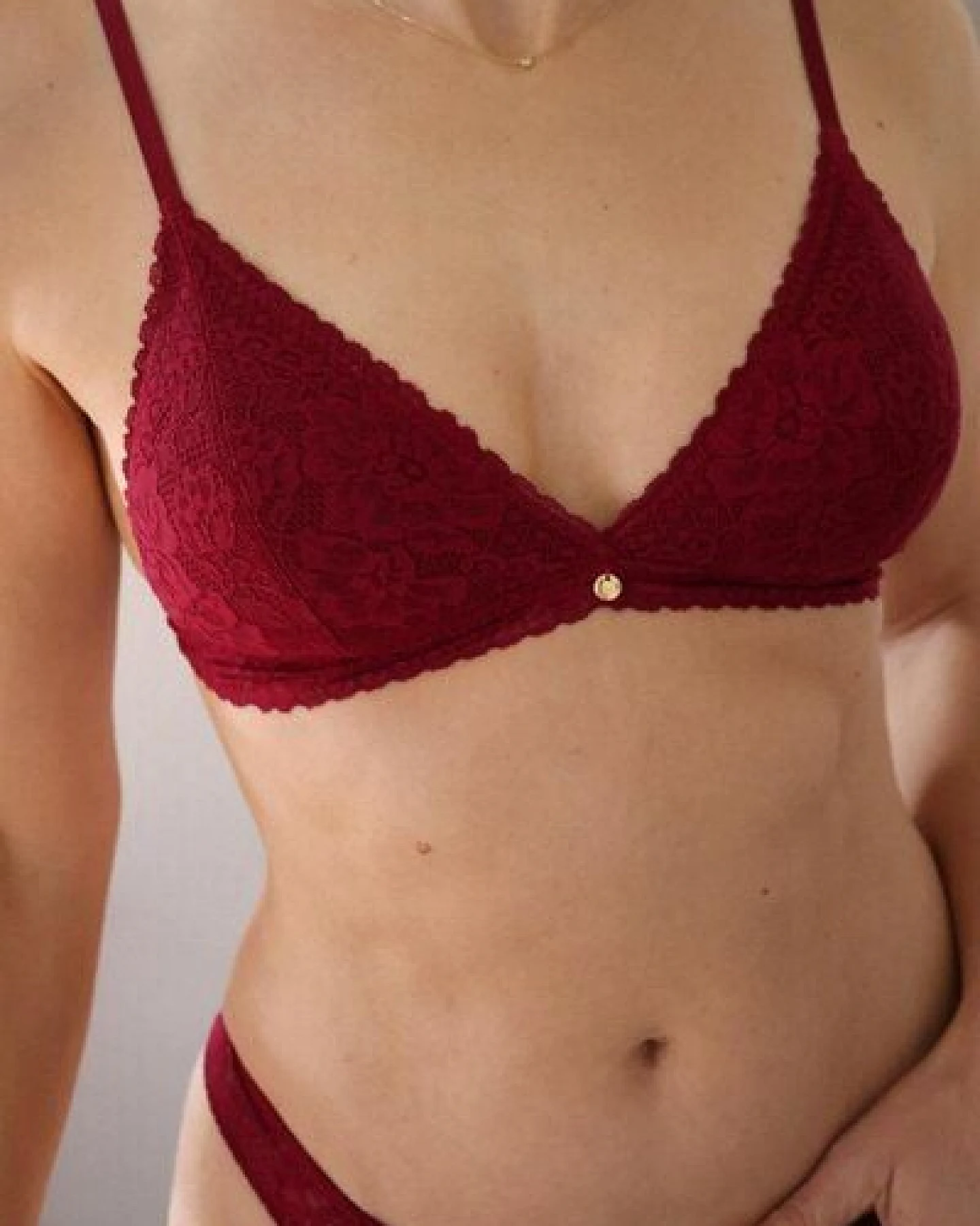 Coco Malou Spitzen-Bralette Juliette mit Pads in burgundy red – Ansicht 4