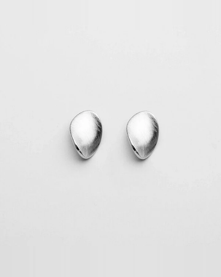 fejn jewelry Ohrstecker 'satin oval' in organischen Formen & satiniertem Finish