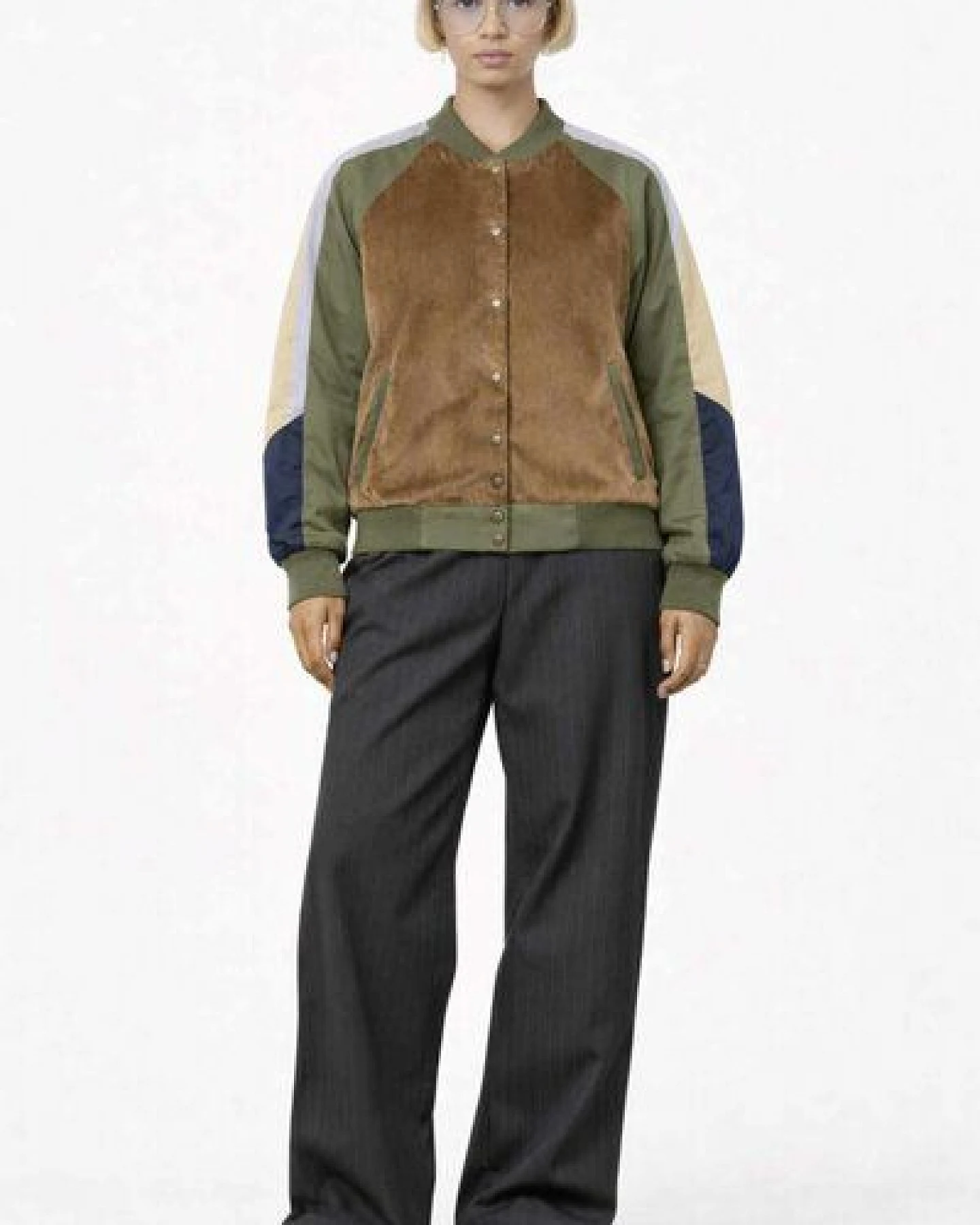 ein garten Studios College Jacke aus Baumwollsamt & TENCEL – soft, sportlich, bewusst – Ansicht 2