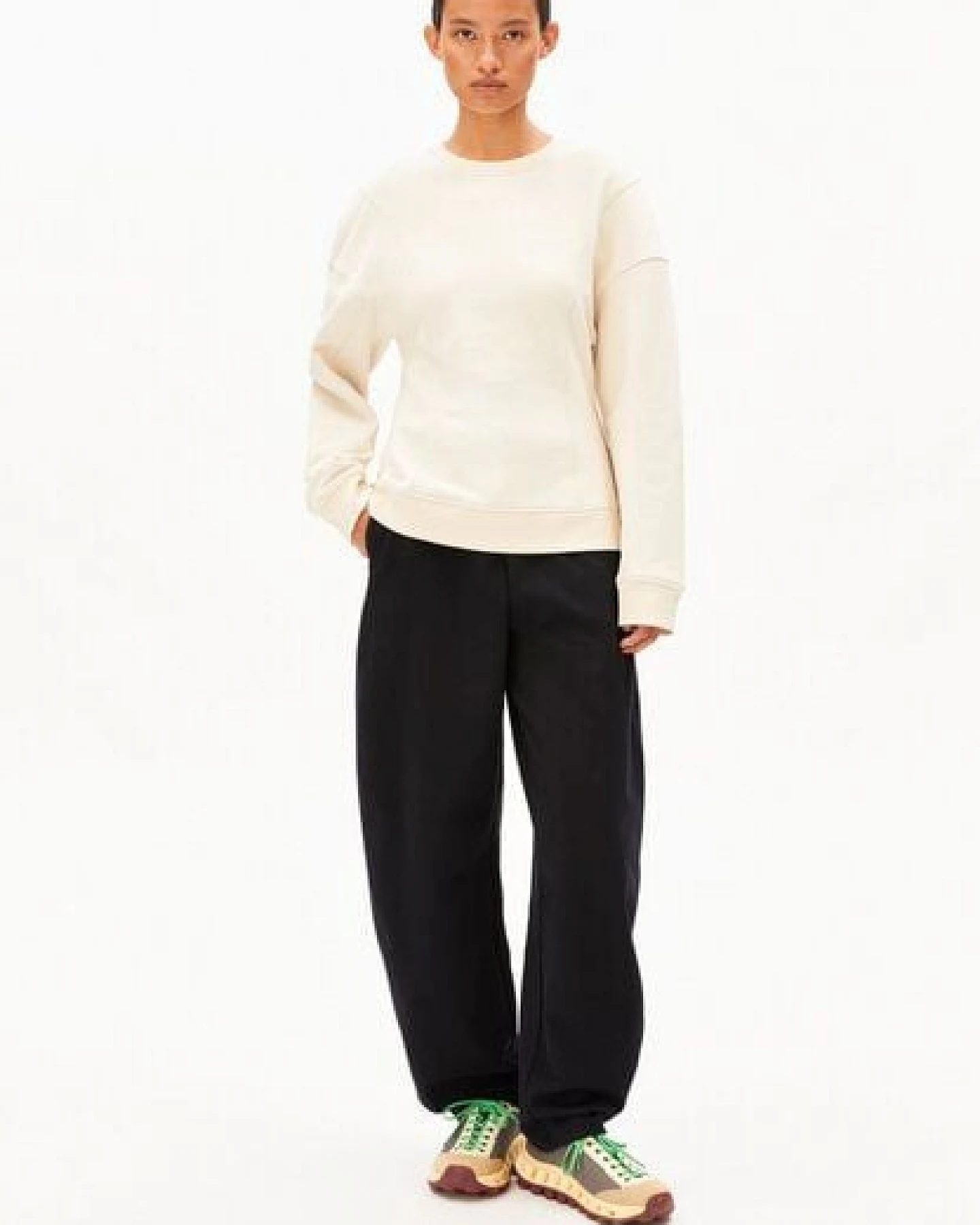 ARMEDANGELS UN-WASTED BARREL Damen Sweatshirt aus Baumwoll-Mix – Ansicht 4