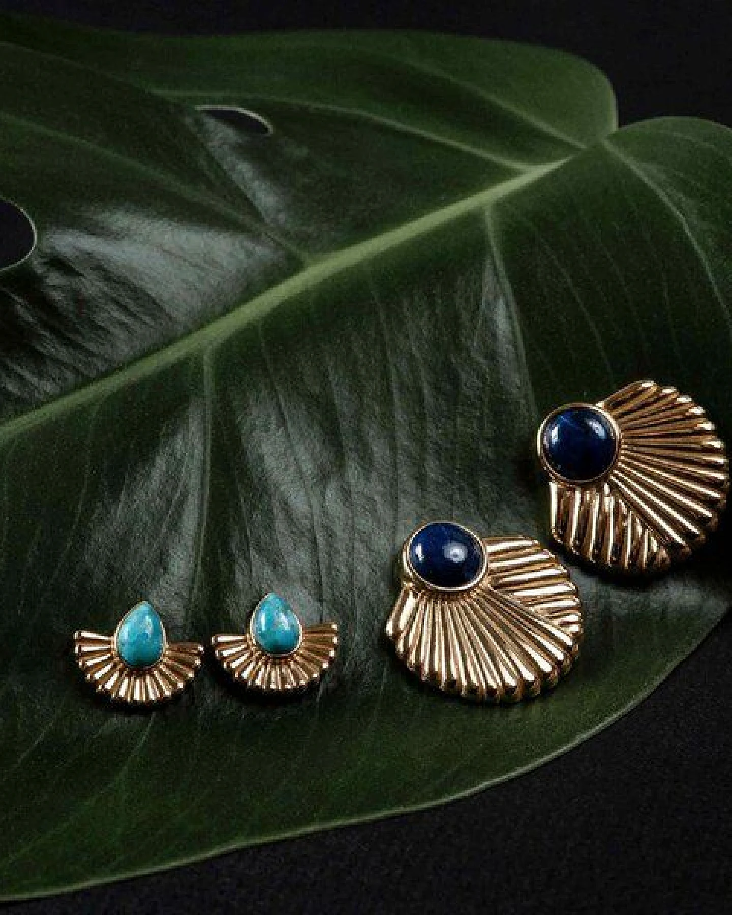 fejn jewelry Ohrstecker 'bold half sun' mit Lapislazuli – Ansicht 2