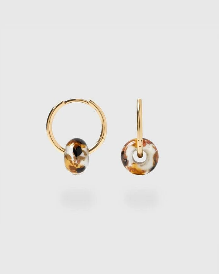 fejn jewelry Creole 'murano huggie" mit buntem Glasanhänger