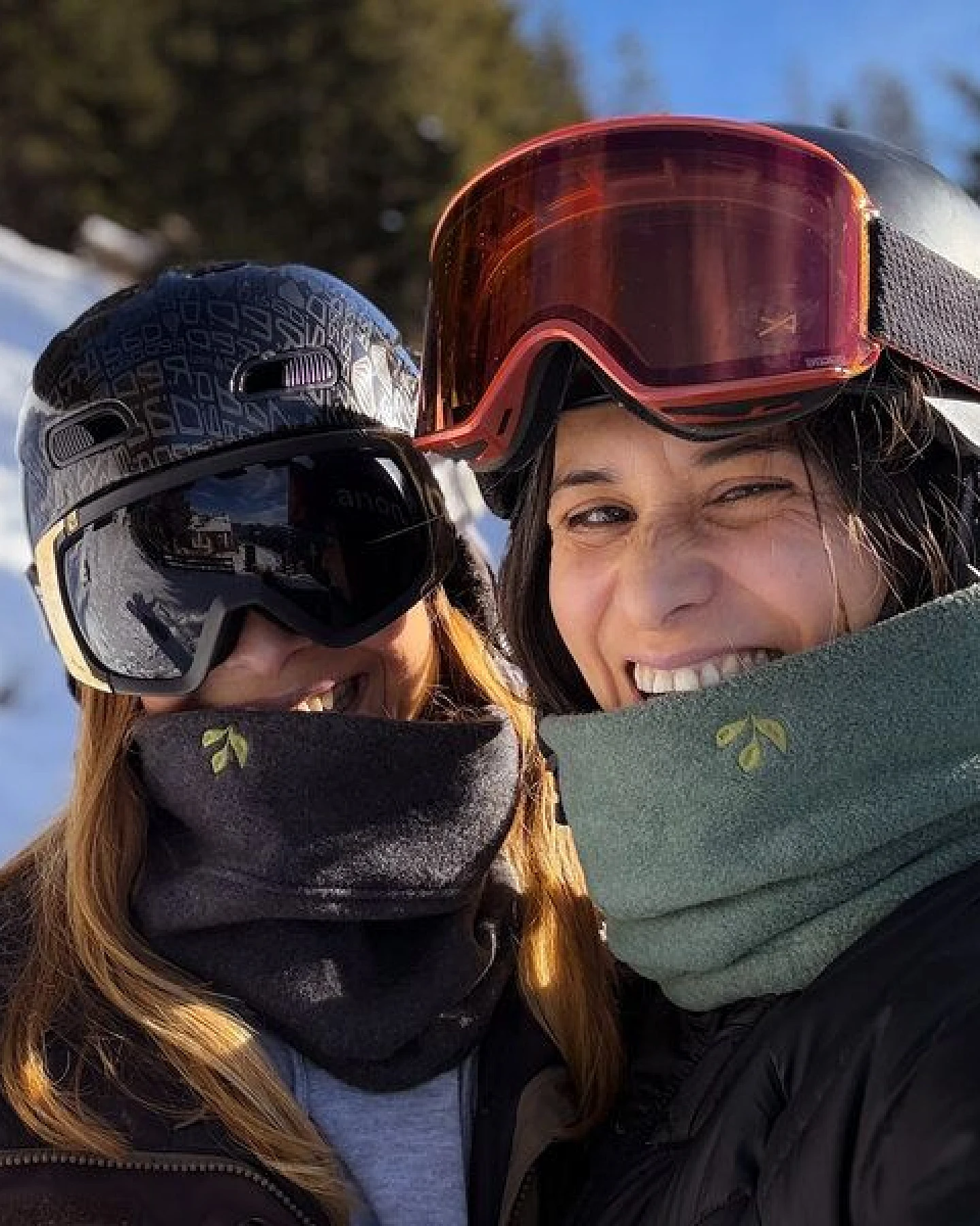 Liebe Deinen Planeten Loopeanie 2in1 Mütze & Schal aus Biobaumwolle I Veganer und winterwarmer Sportschal oder Mütze für Outdoor-Aktivitäten – Ansicht 3