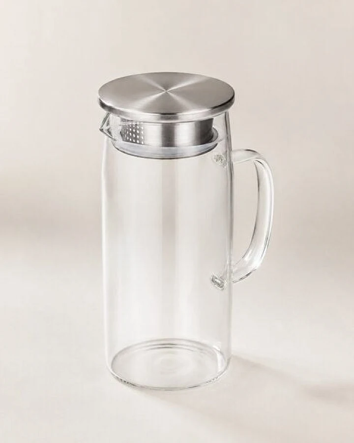 elasto Glaskaraffe mit Sieb aus Edelstahl 1 & 1,5 L - Glaskrug aus Borosilikatglas